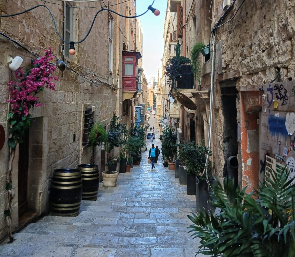 Narrow street Valleta - where to stay in Malta